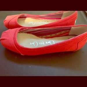 Toms red flats
